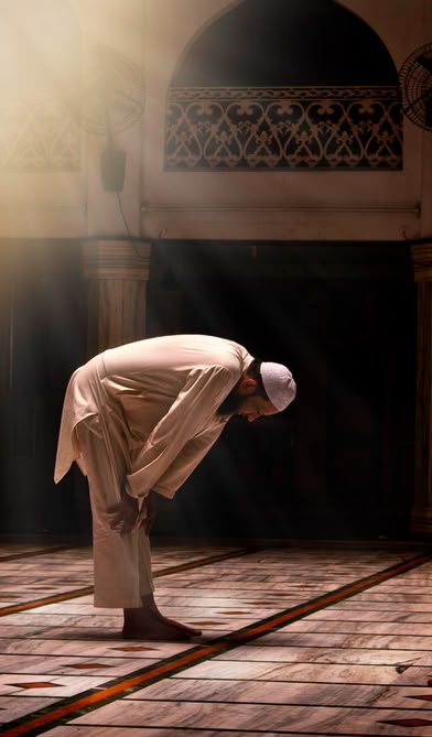 Step-by-step Islamic prayer guide with illustrations
